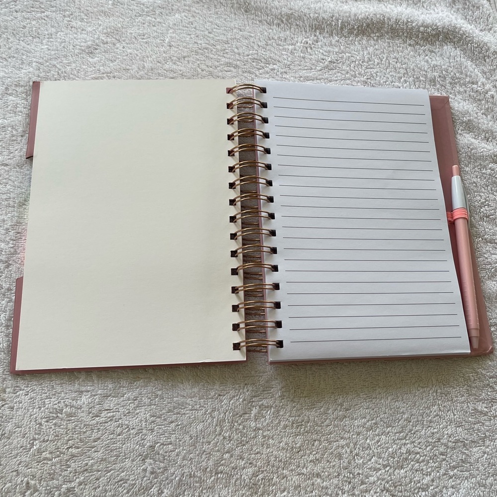 Minnie Mouse‎ Notebook - Picture 3 of 3